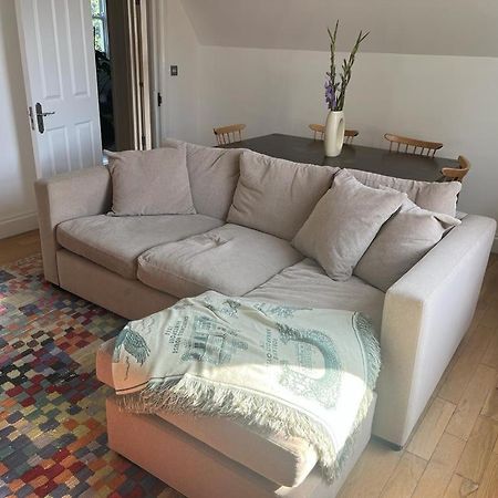 2 Bedroom Top Floor Flat, West Dulwich Free Street Parking ロンドン エクステリア 写真