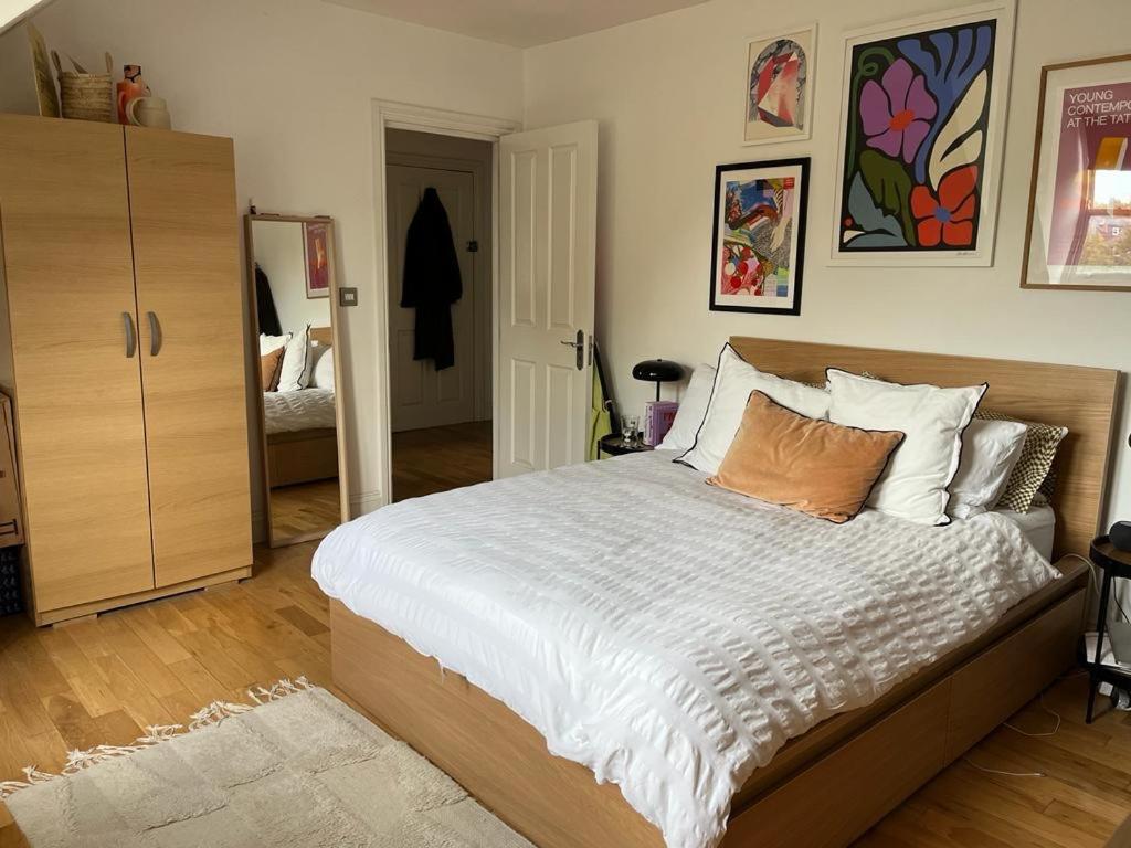 2 Bedroom Top Floor Flat, West Dulwich Free Street Parking ロンドン エクステリア 写真
