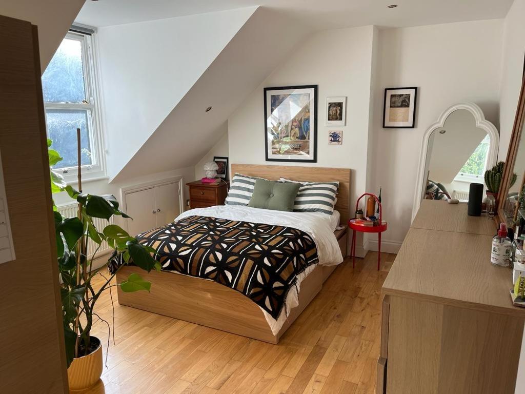 2 Bedroom Top Floor Flat, West Dulwich Free Street Parking ロンドン エクステリア 写真